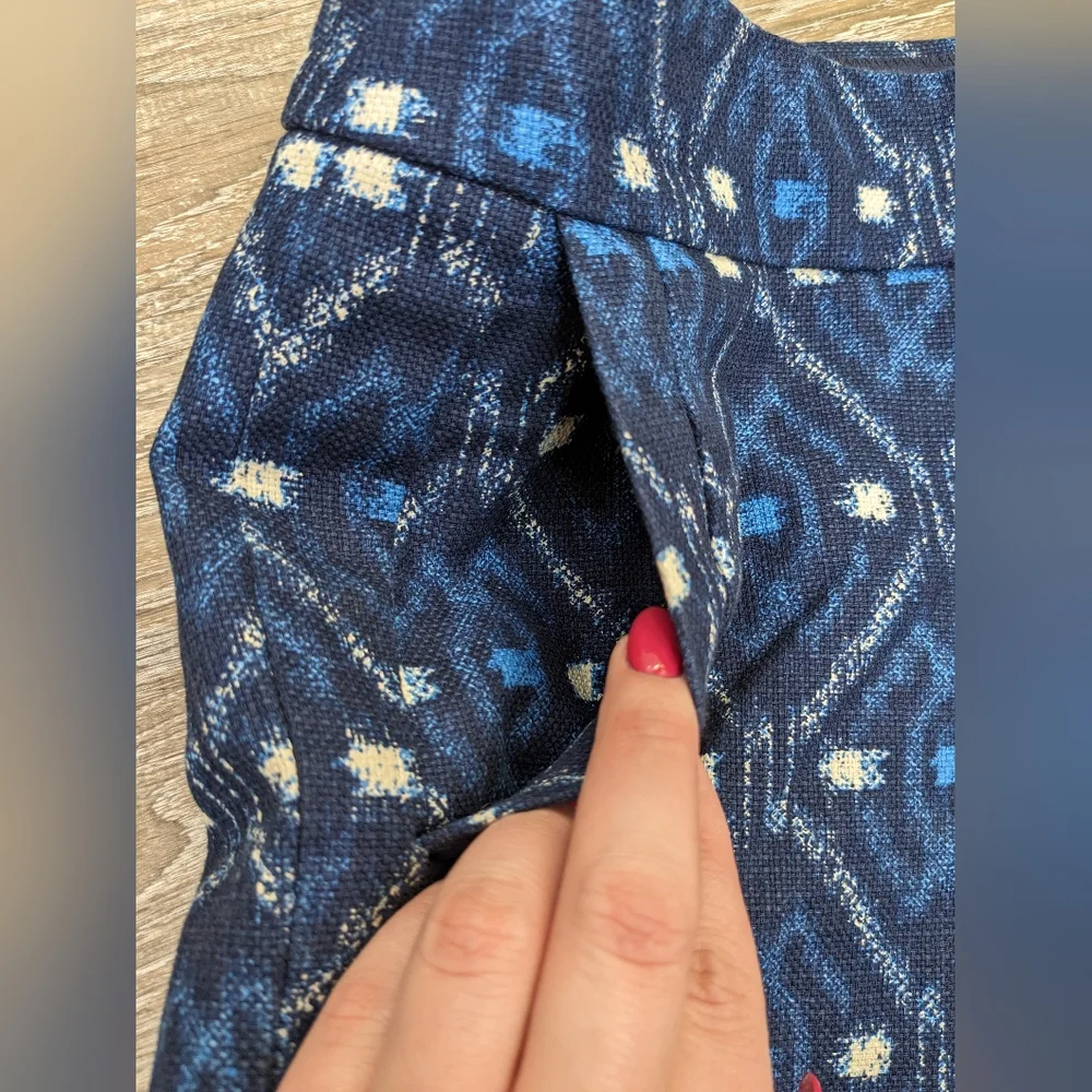 NEW J. Crew Blue Ikat Medallion Gauzey Chino Shorts Size 4